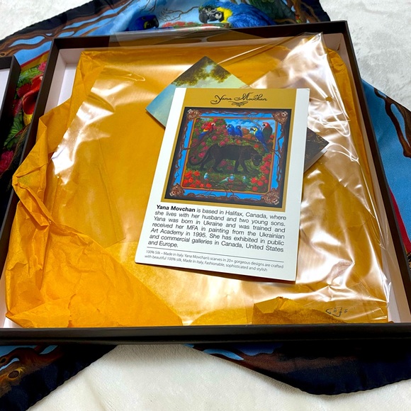 Scarf - Picture 3 of 8